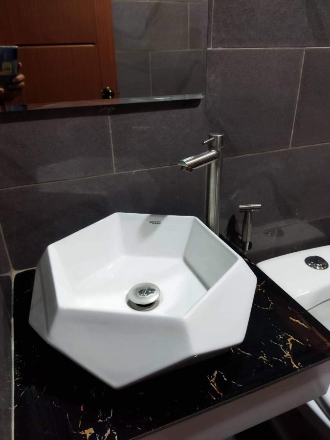 Sky Traveller Suites بنغلاو المظهر الخارجي الصورة